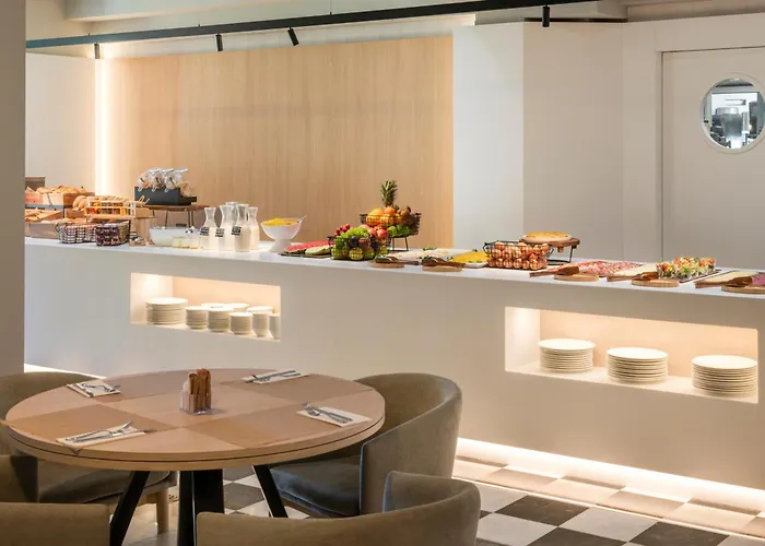 Salles Hotel Aeroport De Girona